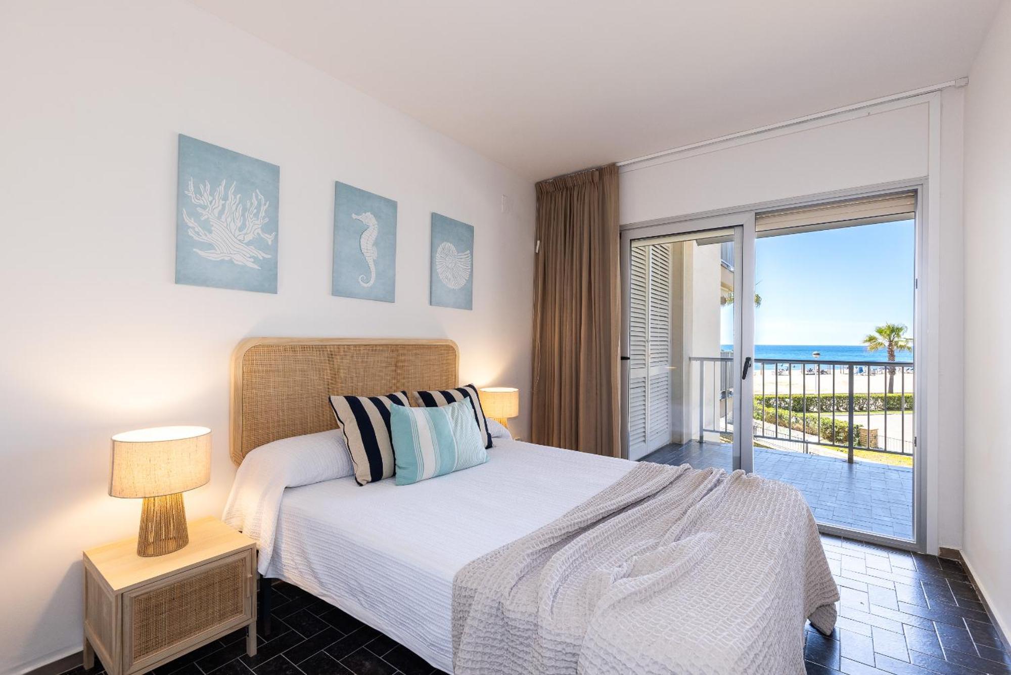 Uhc Dms Family Apartments Cambrils Exterior photo